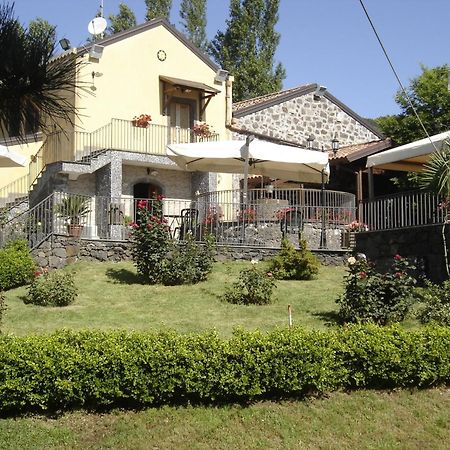 Ai Vecchi Crateri Hostal SantʼAlfio Exterior foto