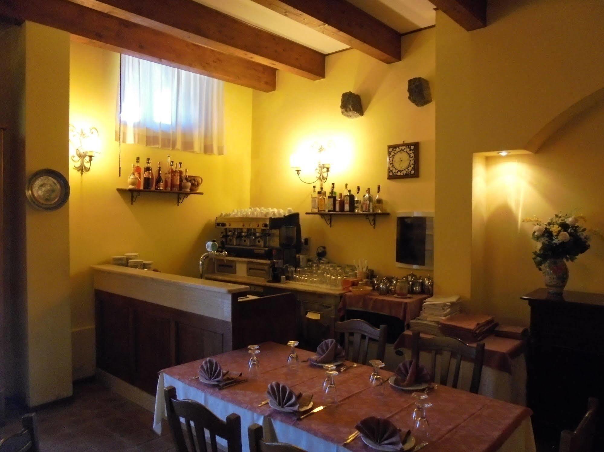 Ai Vecchi Crateri Hostal SantʼAlfio Exterior foto